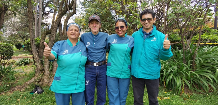 Colaboradores profesionales de empresas de aseo en Bogotá con calidad