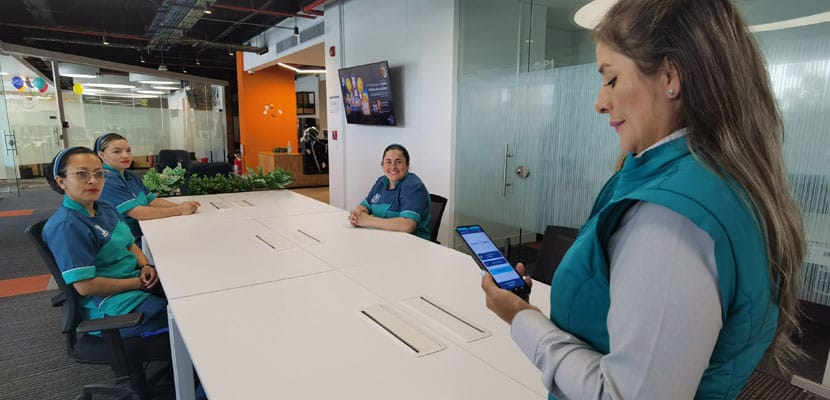 Personal de Misión Servir en constante capacitación